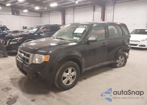 2011 Ford Escape Xls z USA, uszkodzony, nr VIN 1FMCU9C72BKB11215